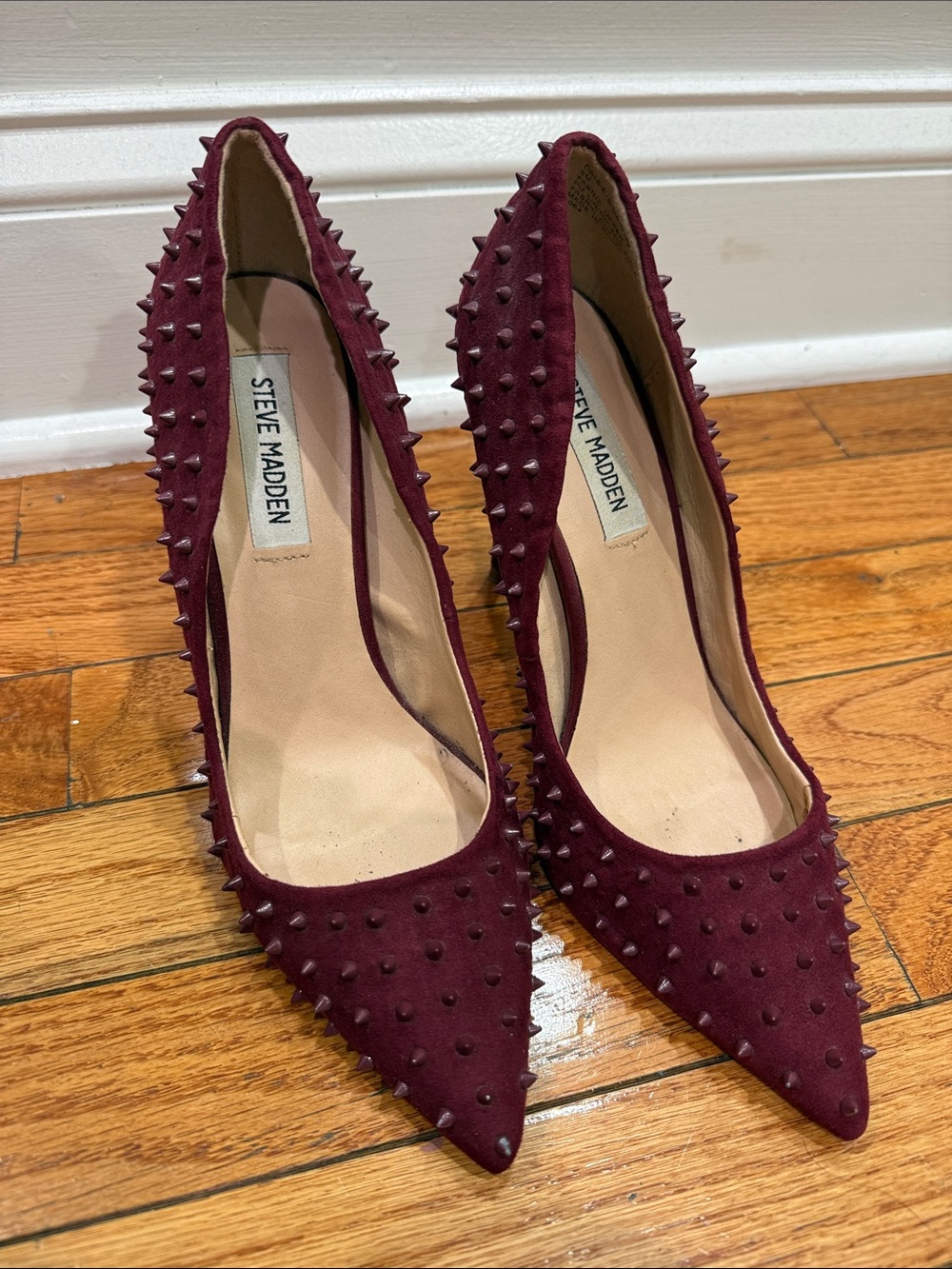 Steve Madden Burgundy Spiked Pointed-Toe Pumps - size 8